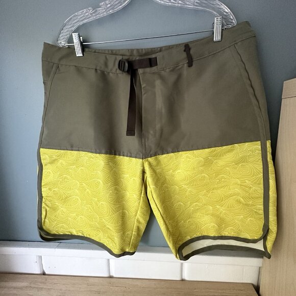 Helly Hansen Solen 9.5" Water Short sailing Yatch club Beach Board $75 Size XL - Picture 5 of 5